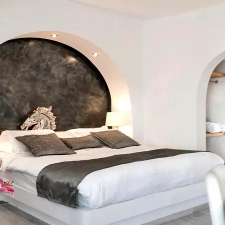 House Nikalaia In Fira, Santorini Villa *